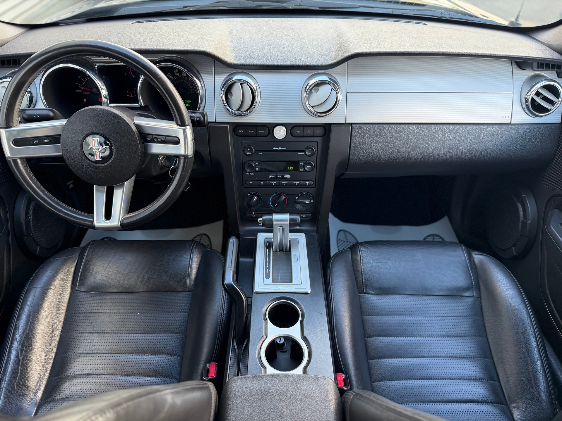 FORD GT-image-7
