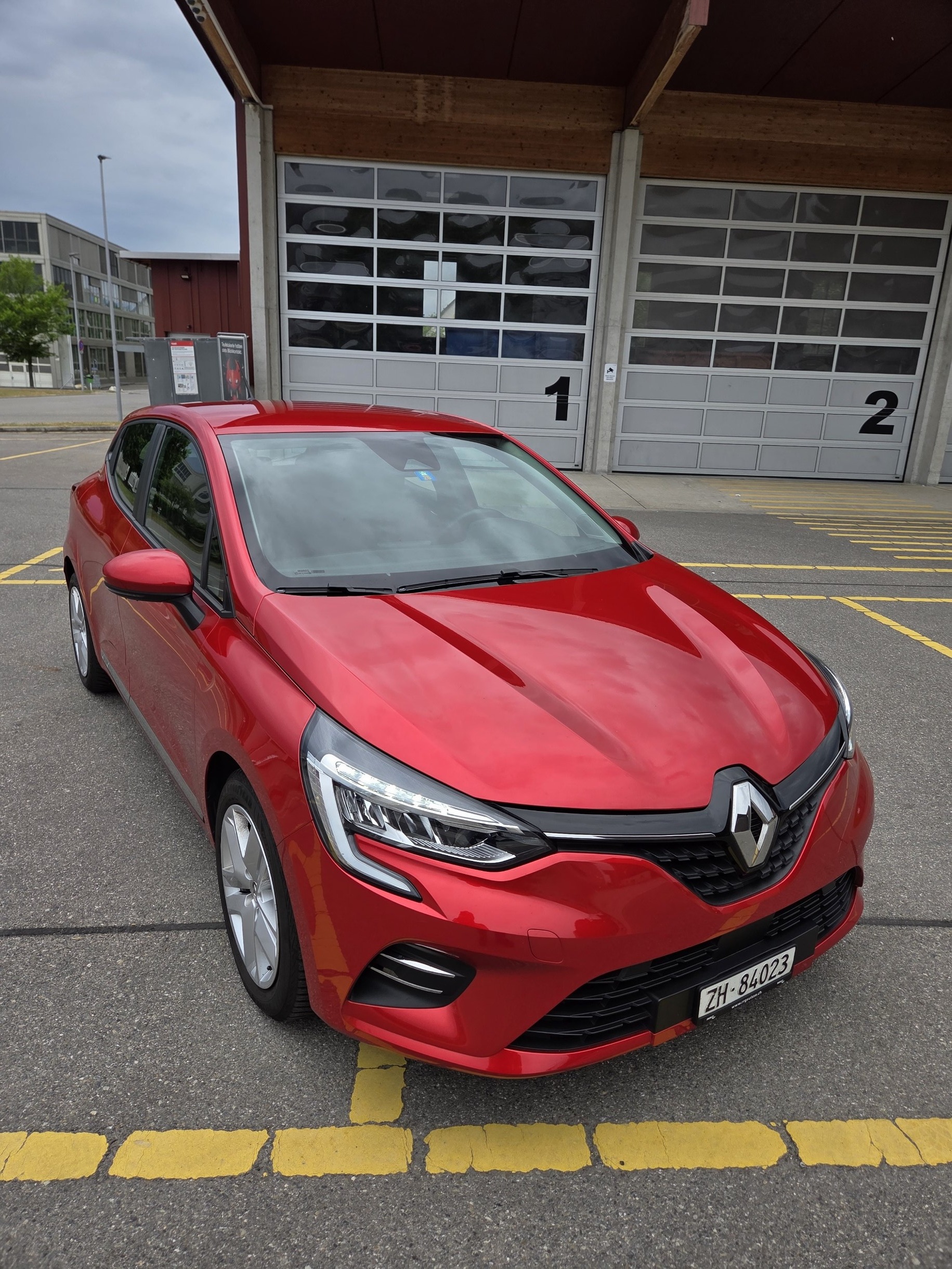 RENAULT Clio 1.0 Zen-image-0