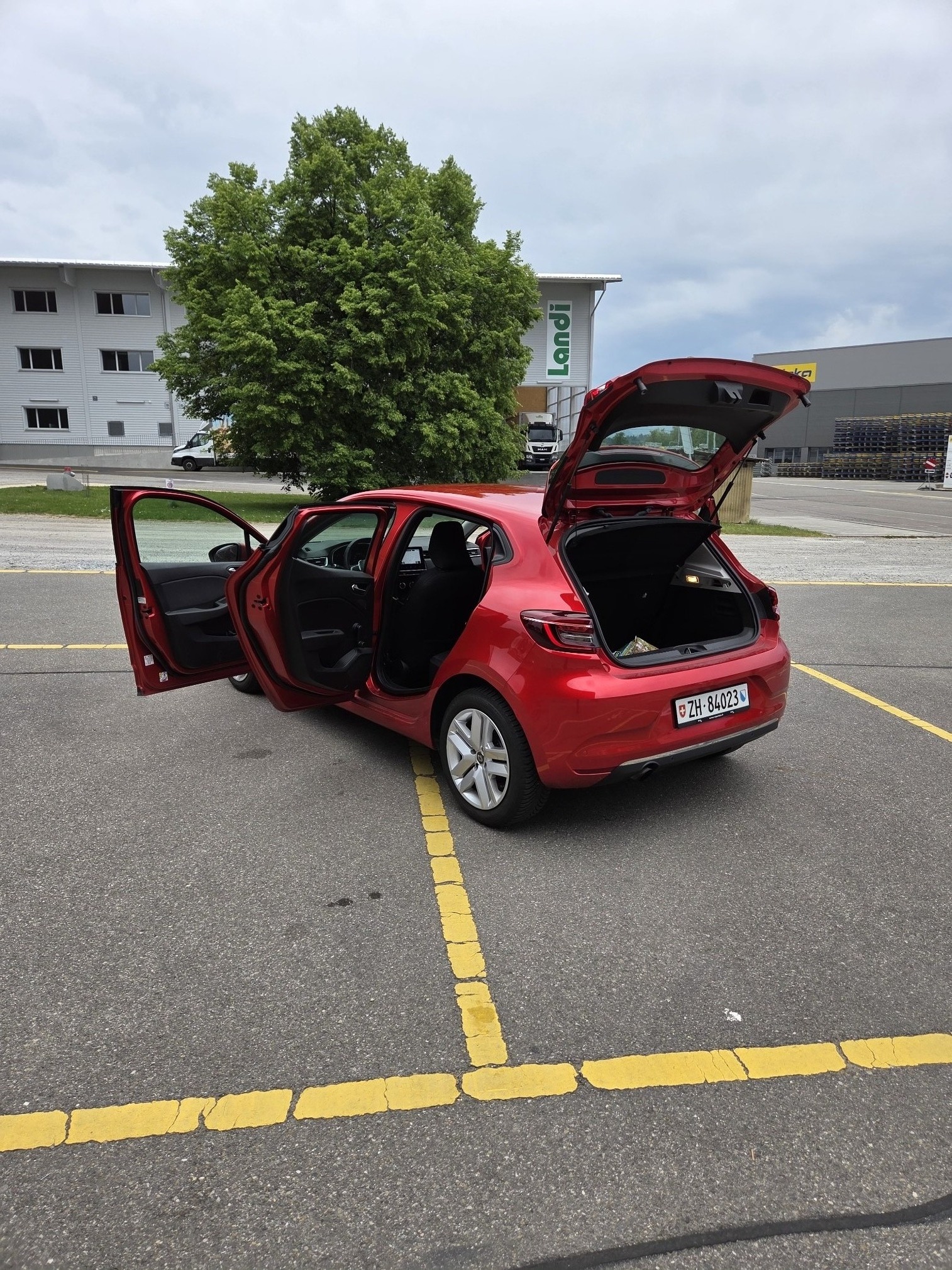 RENAULT Clio 1.0 Zen-image-4