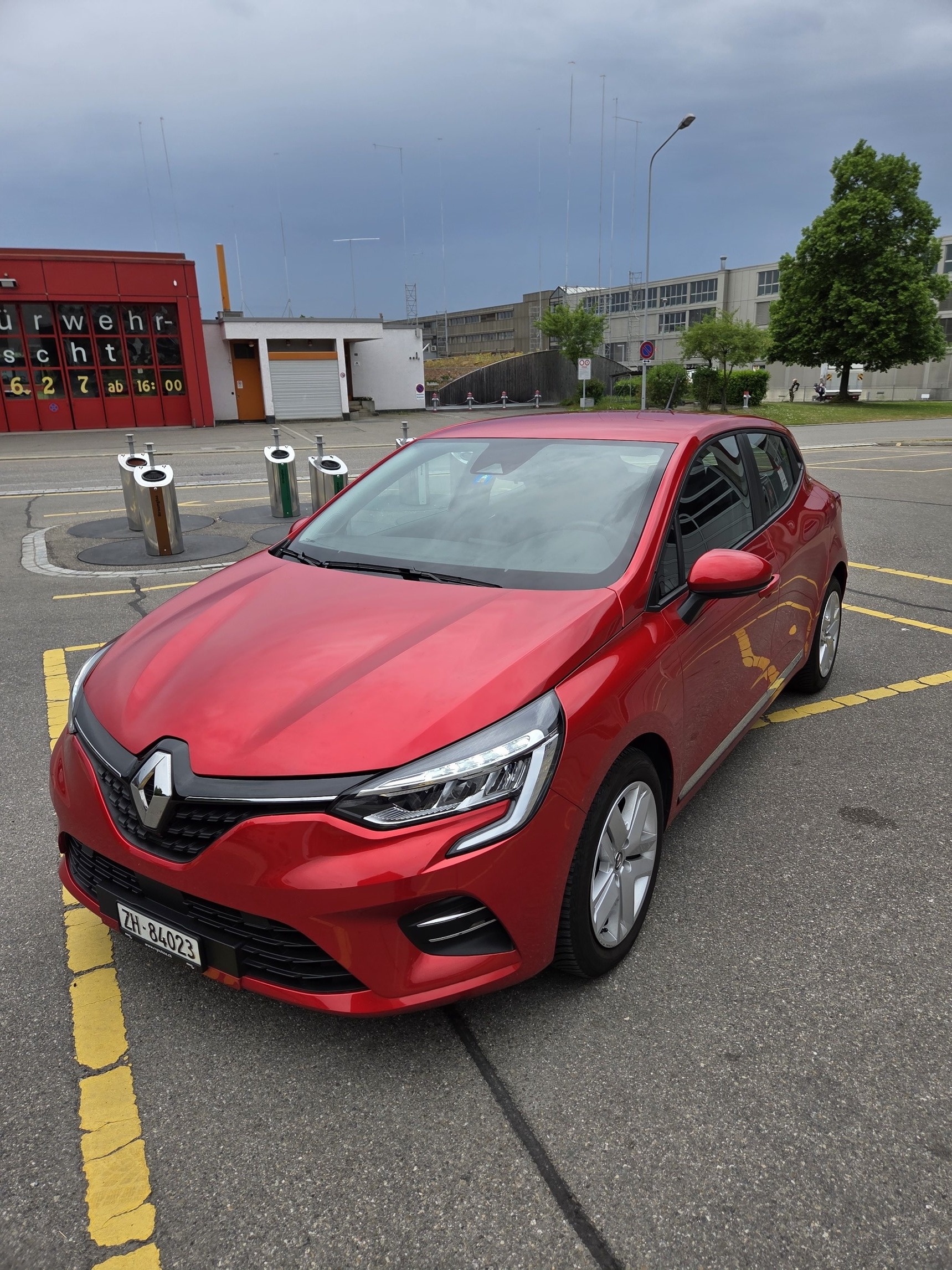 RENAULT Clio 1.0 Zen-image-2