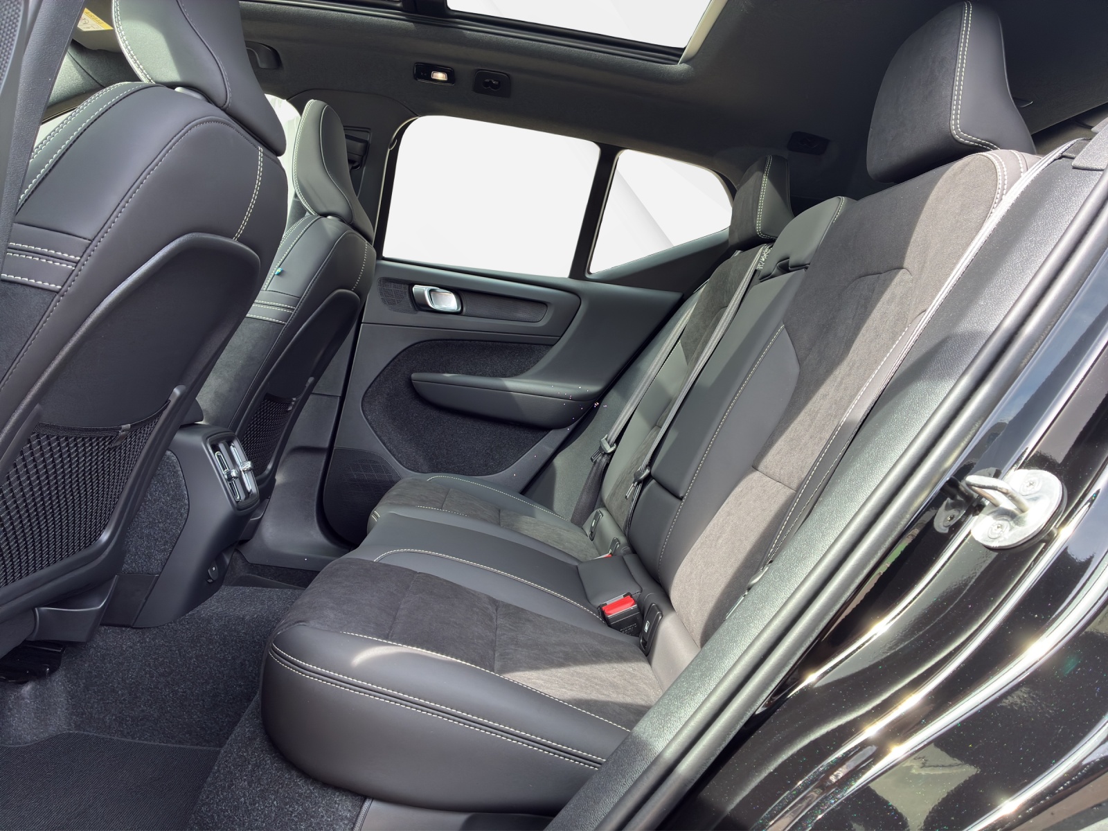 VOLVO EX40 Twin Ultra AWD-image-13