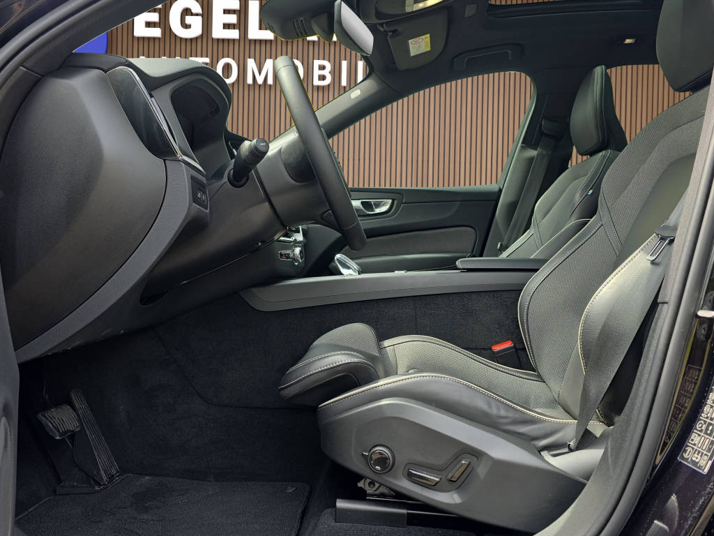VOLVO XC60 2.0 T6 TE Ultimate Dark eAWD-image-11
