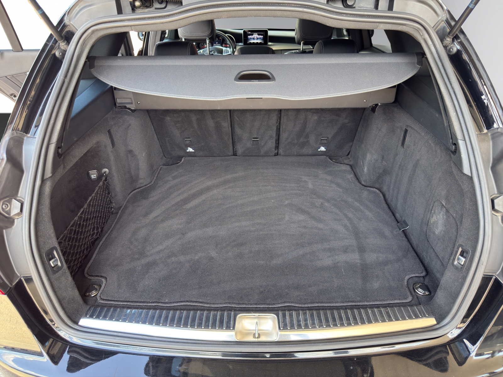 MERCEDES-BENZ C 250 d Swiss Star AMG 4M-image-10