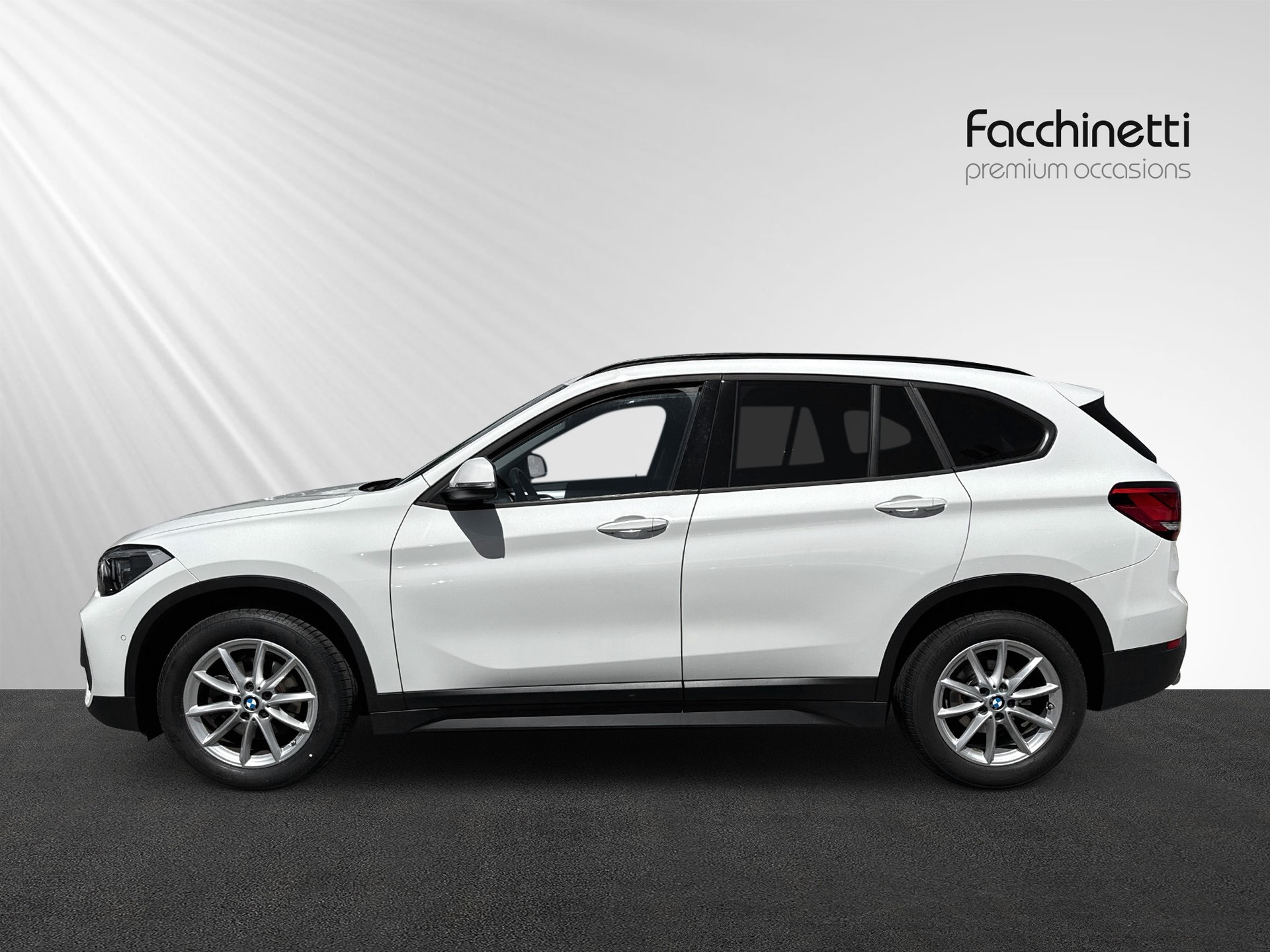BMW X1 sDrive 18i Essential Edition Steptronic DSK-image-1