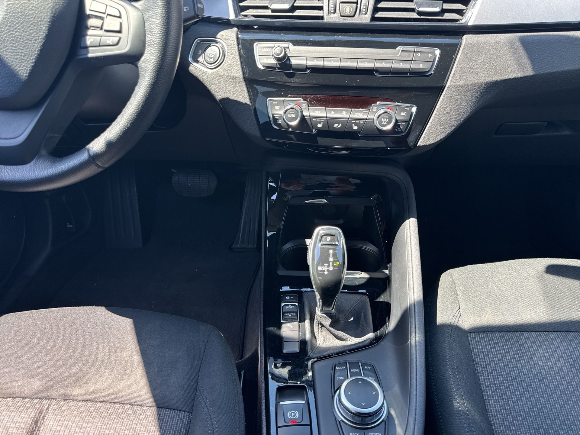 BMW X1 sDrive 18i Essential Edition Steptronic DSK-image-12