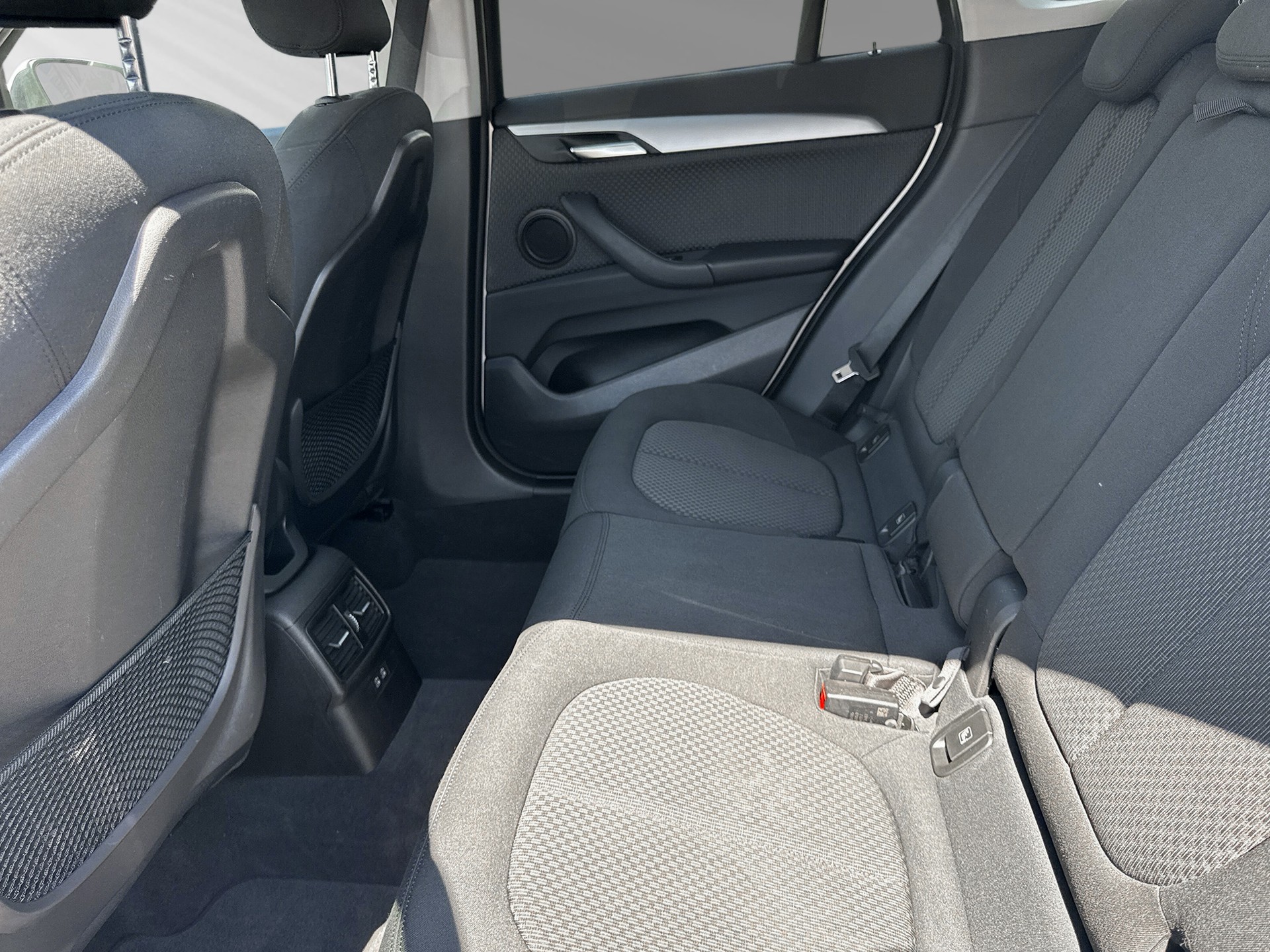 BMW X1 sDrive 18i Essential Edition Steptronic DSK-image-6