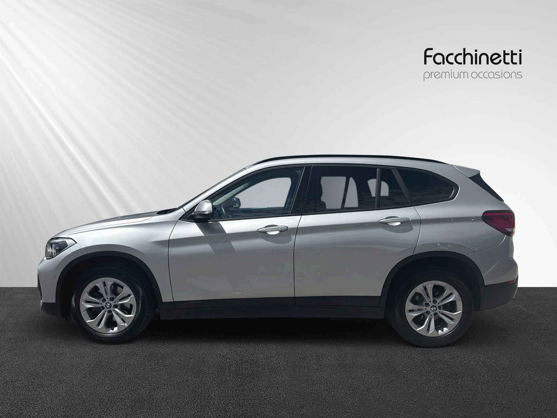 BMW X1 sDrive 18i Essential Edition Steptronic DSK-image-1