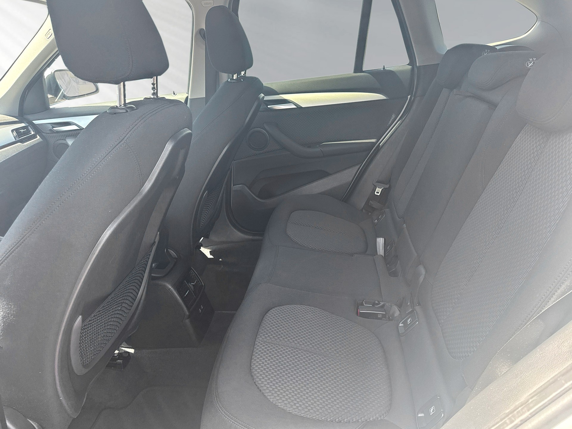 BMW X1 sDrive 18i Essential Edition Steptronic DSK-image-6