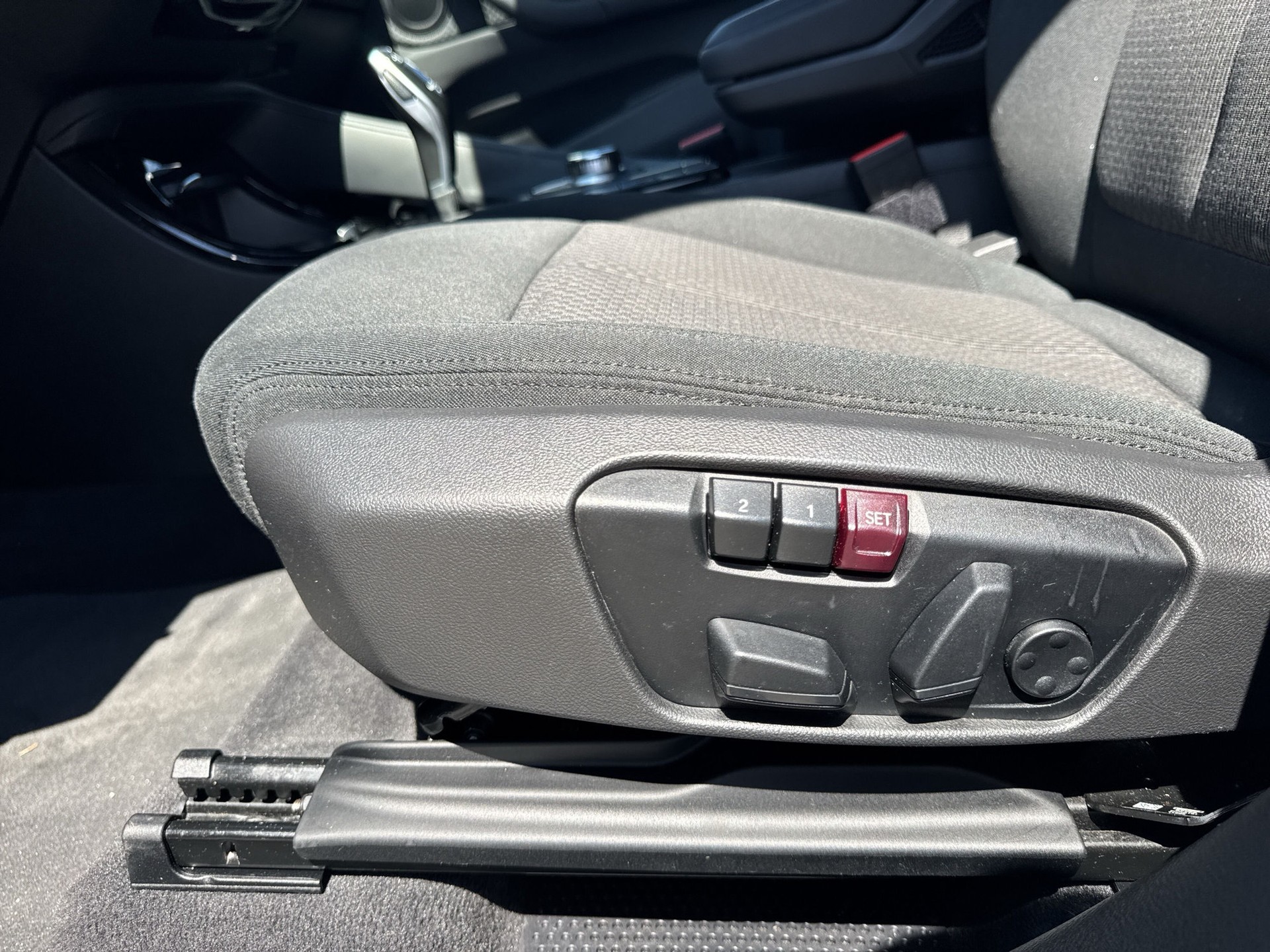 BMW X1 sDrive 18i Essential Edition Steptronic DSK-image-18