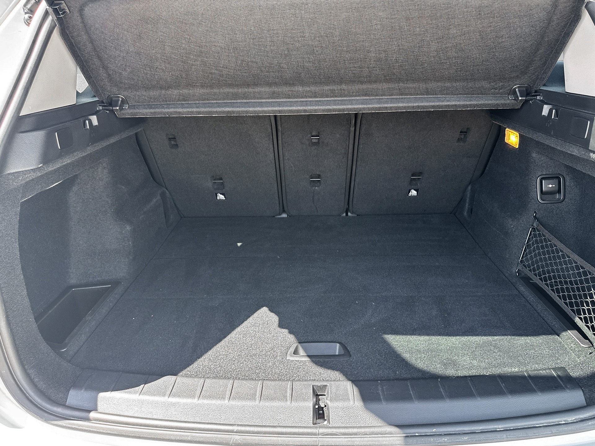 BMW X1 sDrive 18i Essential Edition Steptronic DSK-image-7