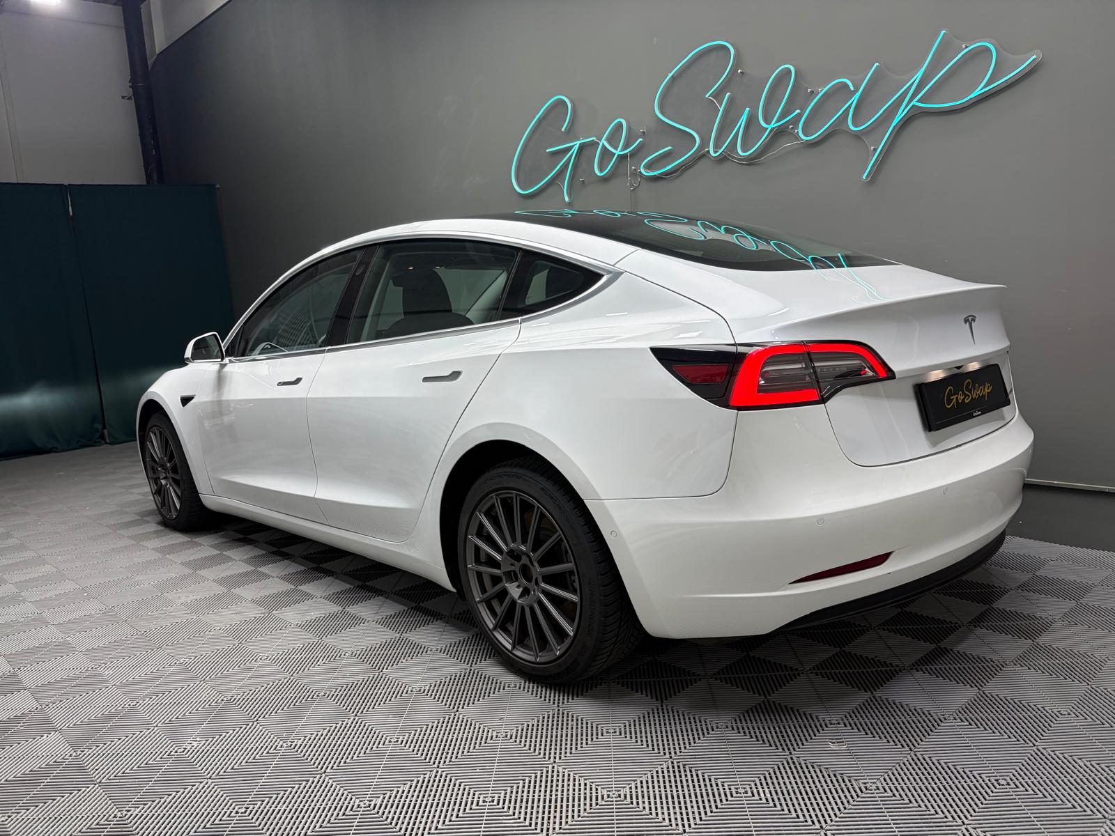 TESLA Model 3 Long Range Dual Motor AWD - Full Service Drive Capabiity-image-7