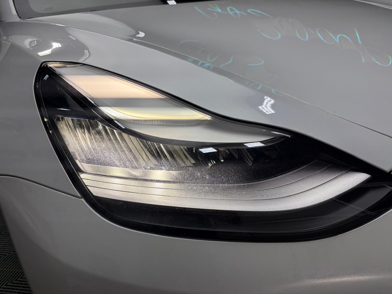 TESLA Model 3 Long Range Dual Motor AWD - Full Service Drive Capabiity-showroom-element-2