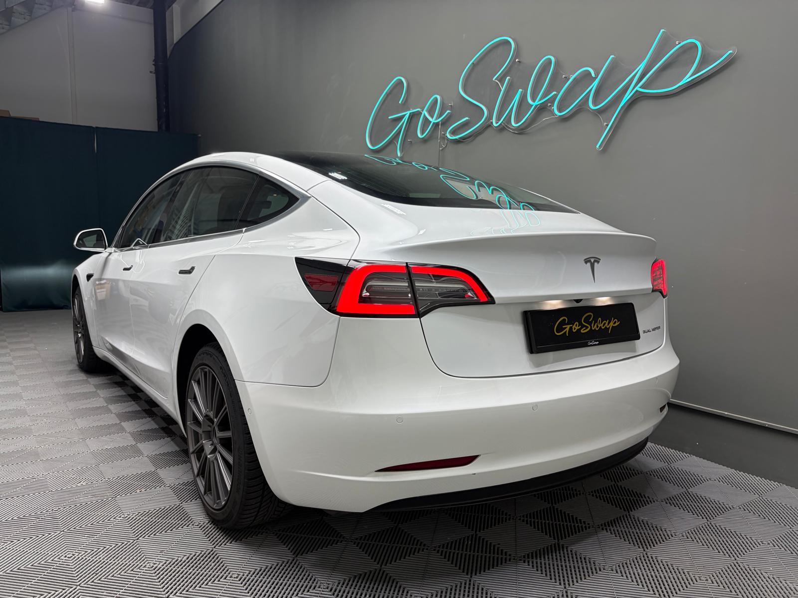 TESLA Model 3 Long Range Dual Motor AWD - Full Service Drive Capabiity-image-8