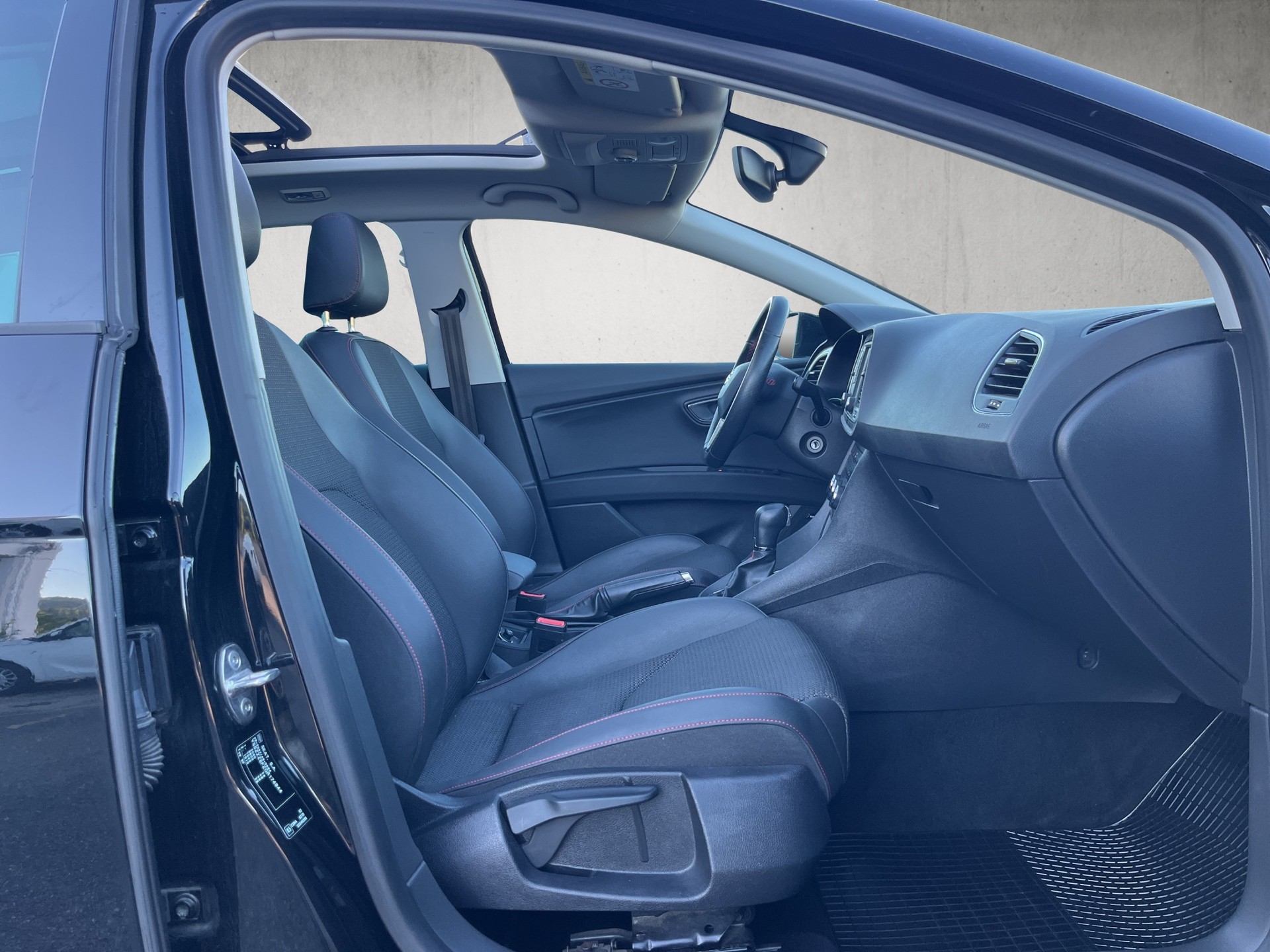 SEAT Leon ST 2.0 TDI FR Line DSG-image-9