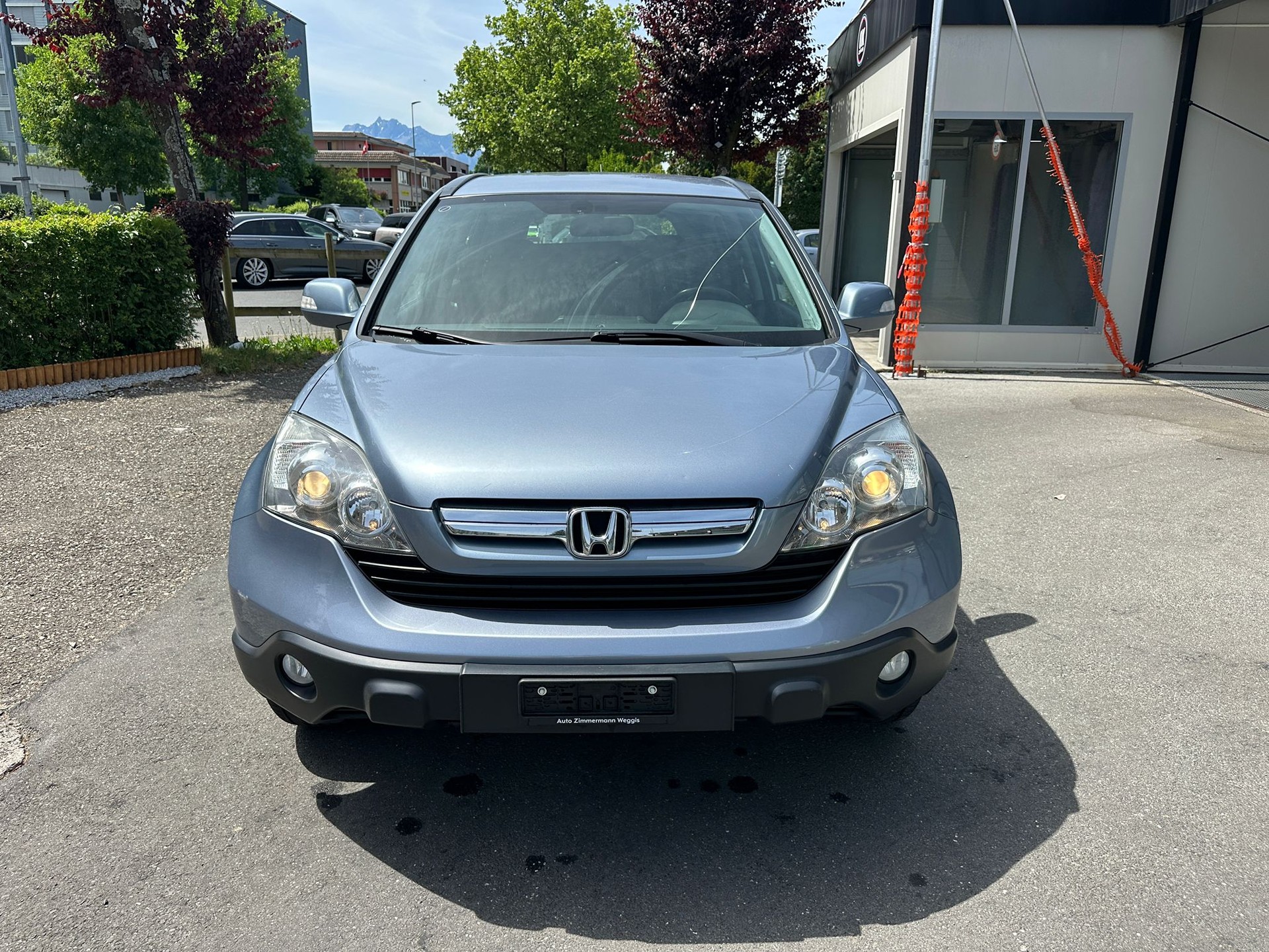 HONDA CR-V-image-1