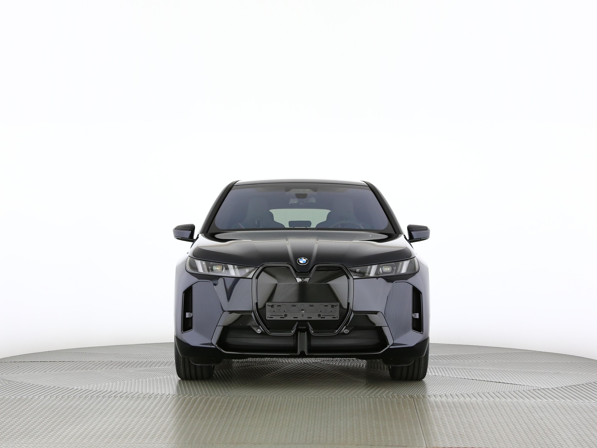 BMW iX xDrive60-image-4