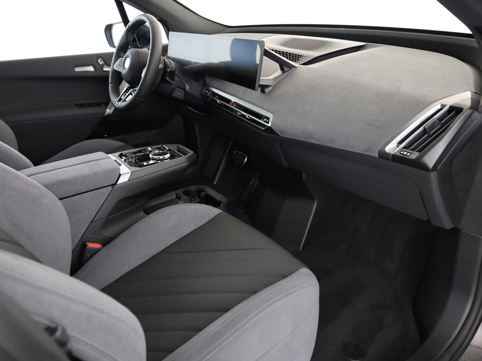 BMW iX xDrive60-image-14