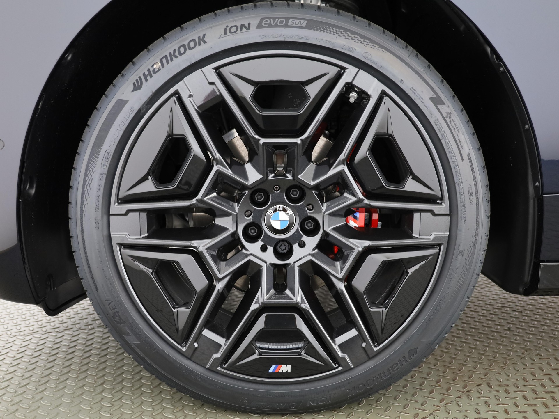 BMW iX xDrive60-image-22