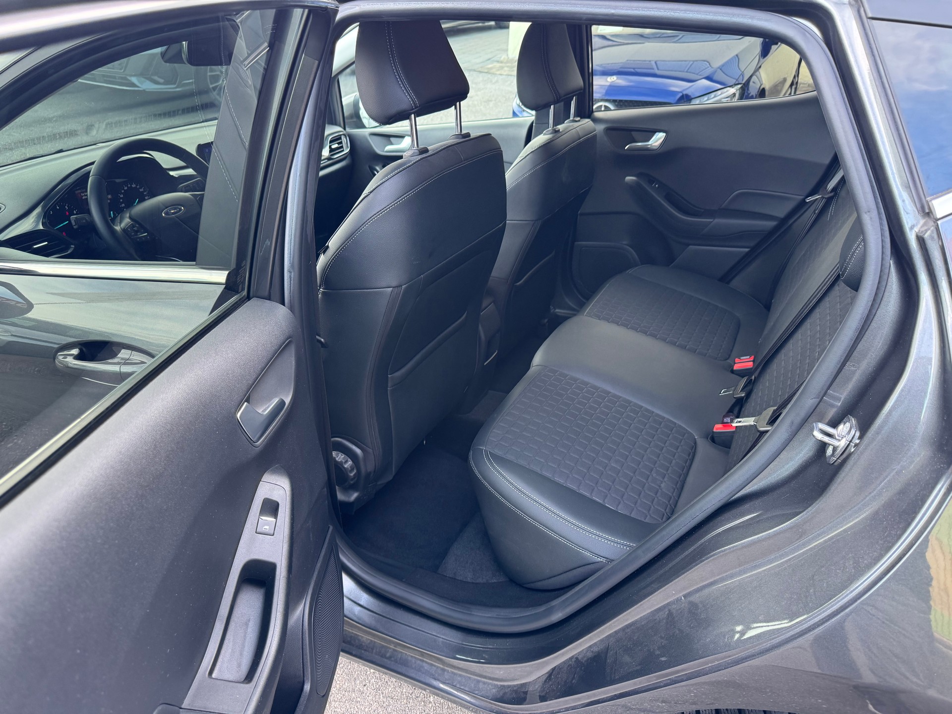 FORD Fiesta 1.0 SCTi Titanium Automat-image-11