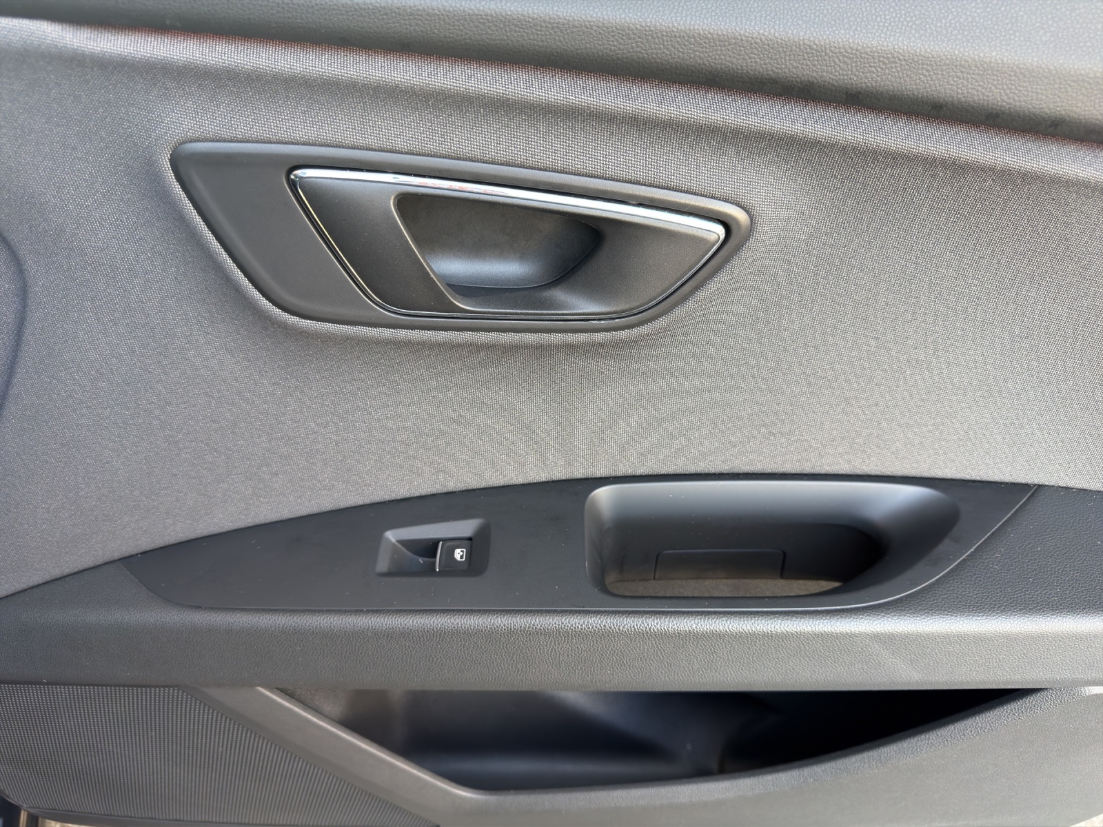 SEAT Leon 2.0 TDI FR Line DSG-image-16