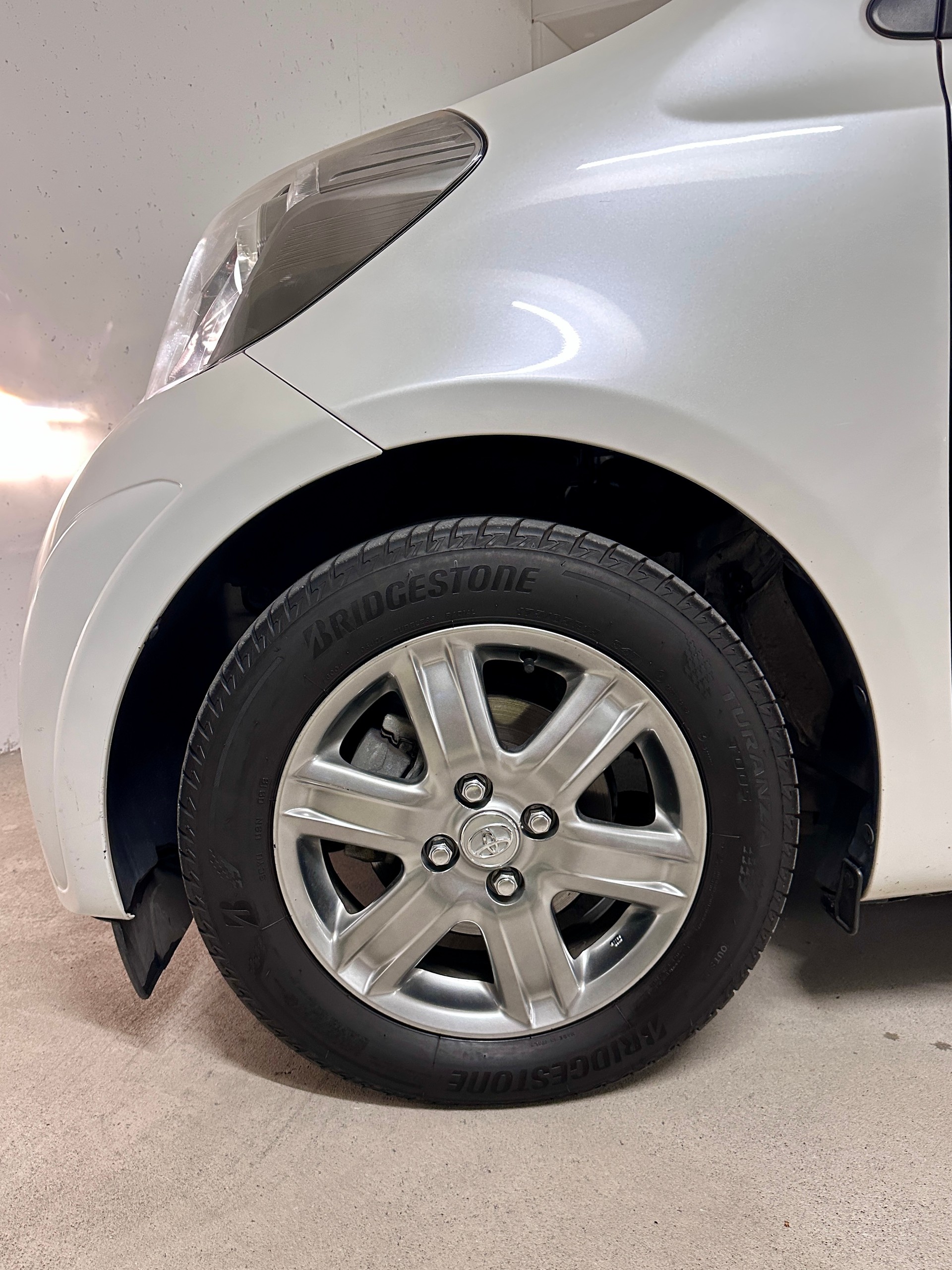 TOYOTA iQ 1.0 VVT-i-image-2