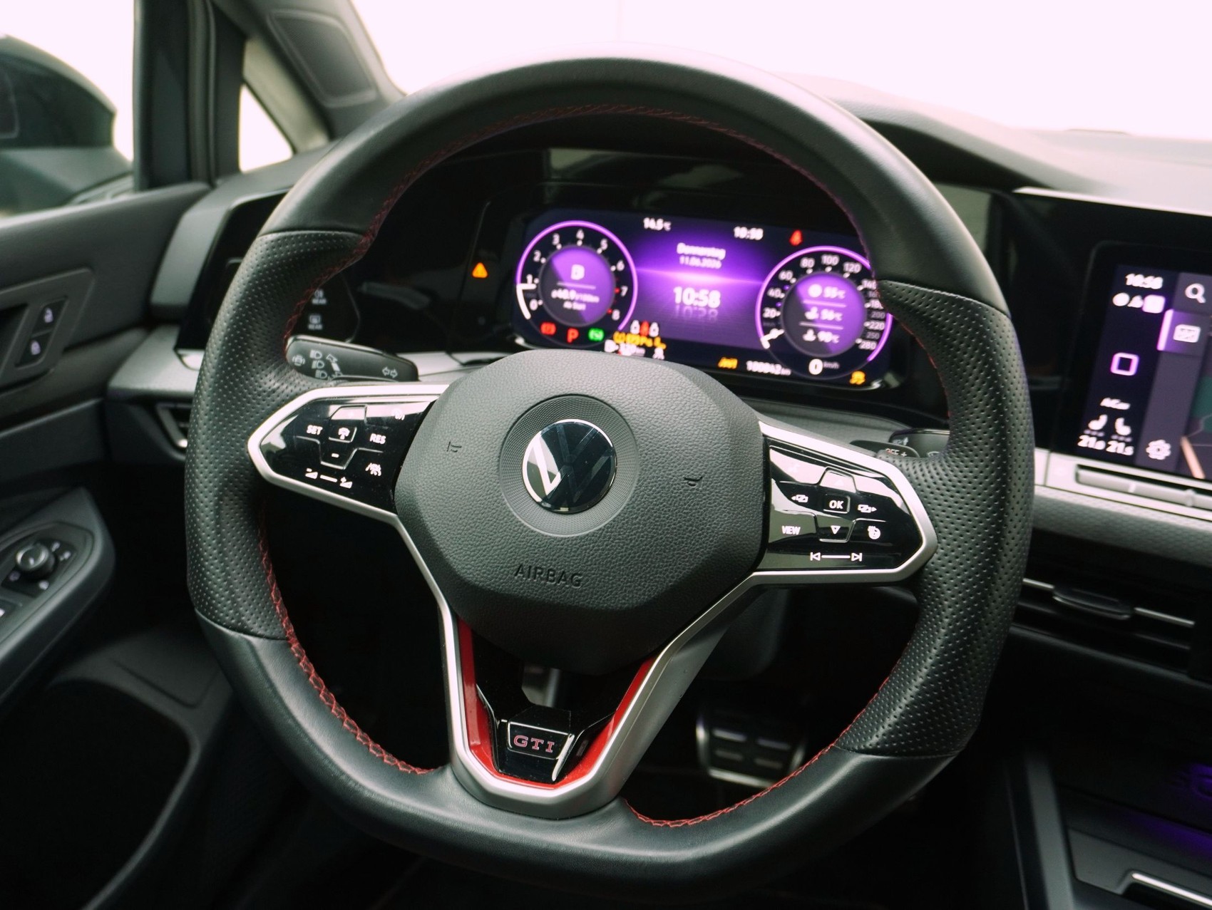 VW Golf 8 2.0 TSI DSG GTI Clubsport Black Style-image-11