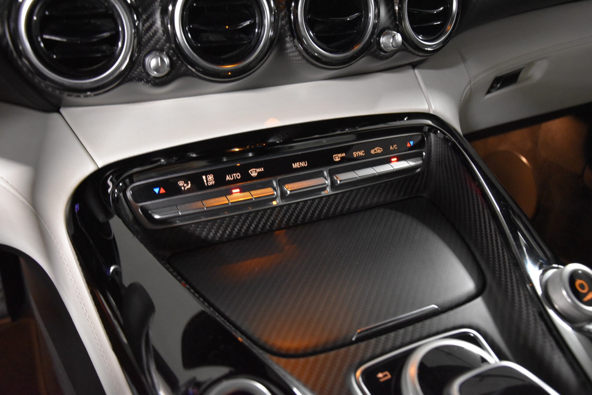 MERCEDES-BENZ AMG GT S Speedshift DCT-image-21