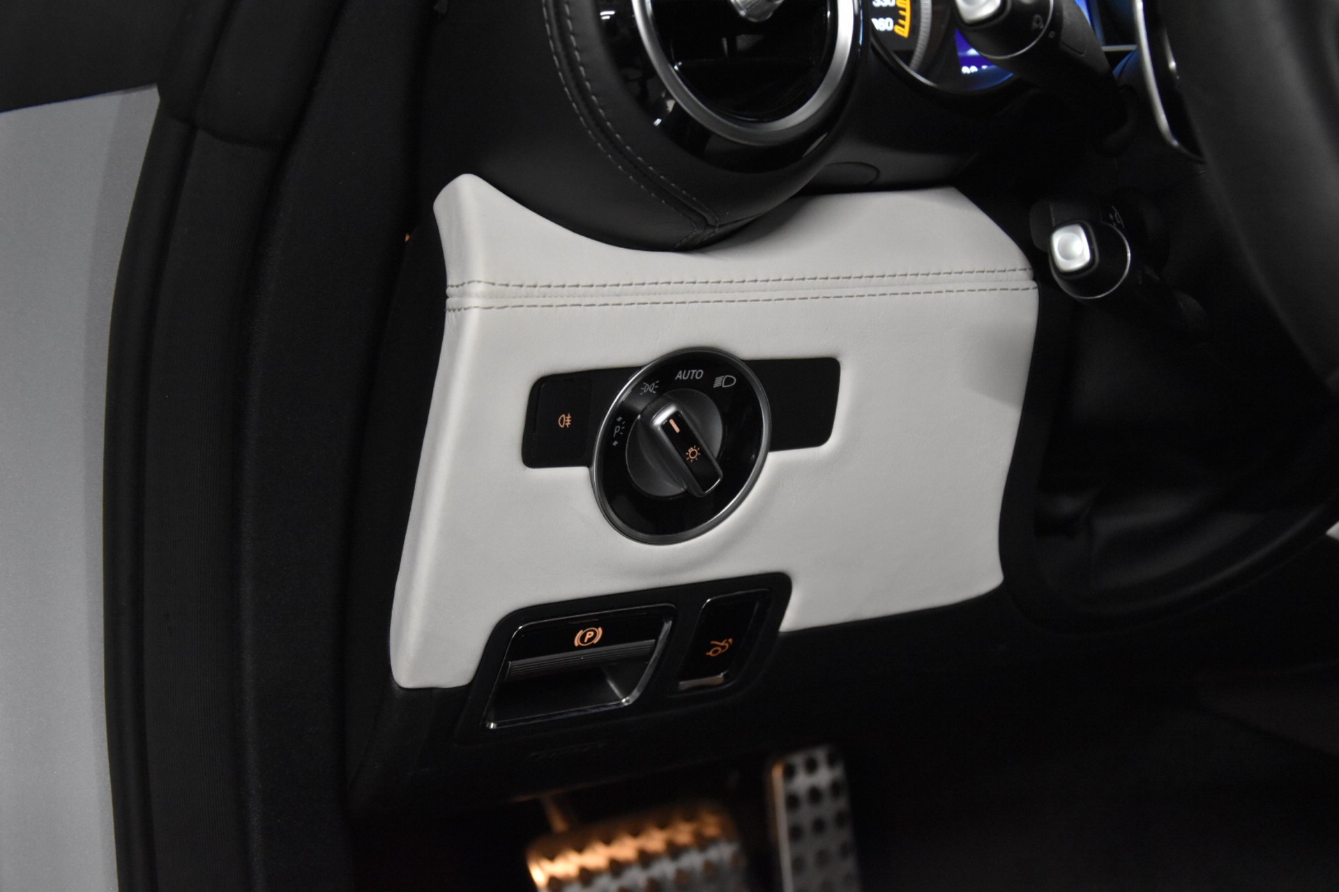 MERCEDES-BENZ AMG GT S Speedshift DCT-image-24