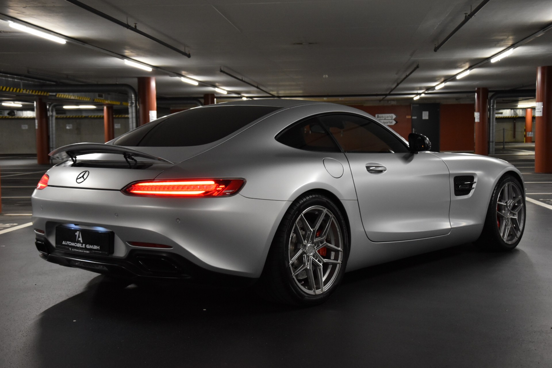 MERCEDES-BENZ AMG GT S Speedshift DCT-image-9