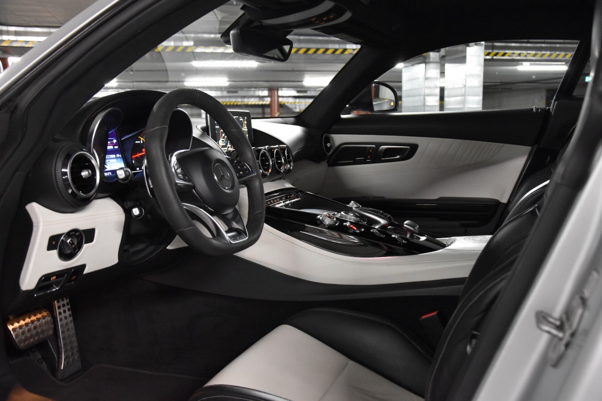 MERCEDES-BENZ AMG GT S Speedshift DCT-image-14