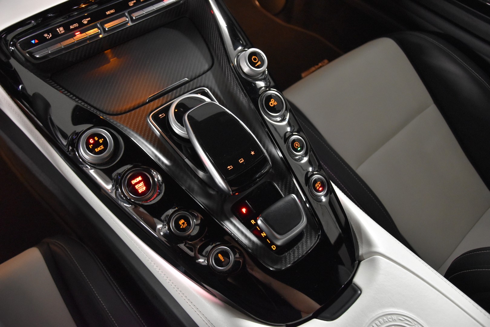 MERCEDES-BENZ AMG GT S Speedshift DCT-image-22
