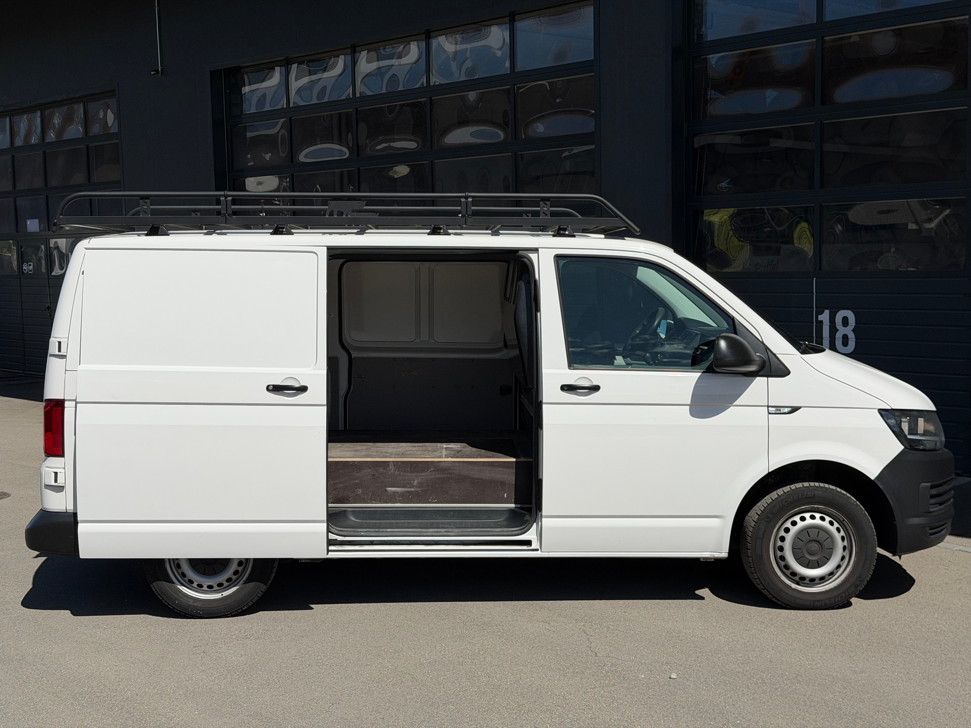VW T6 2.0 TDI | Frisch ab MFK | Frisch ab Service | Navi | Parksensoren | Klima | Dachträger-image-8