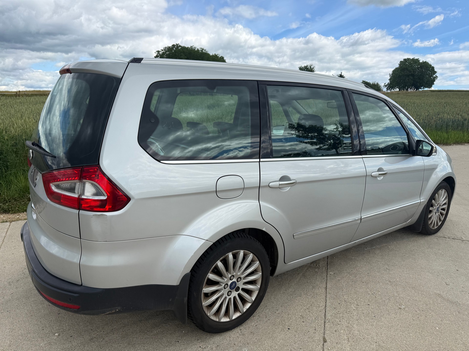 FORD Galaxy 2.0 SCTi Ghia PowerShift-image-4