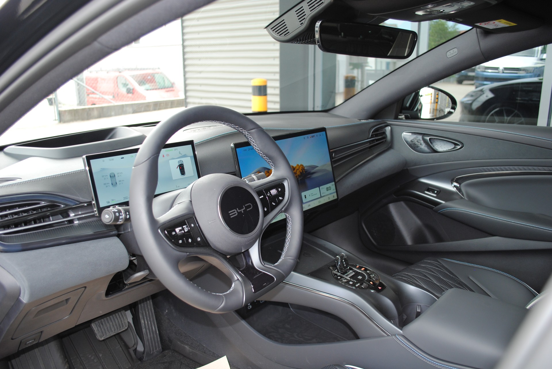 BYD Seal 82,2 kWh Excellence AWD-image-11