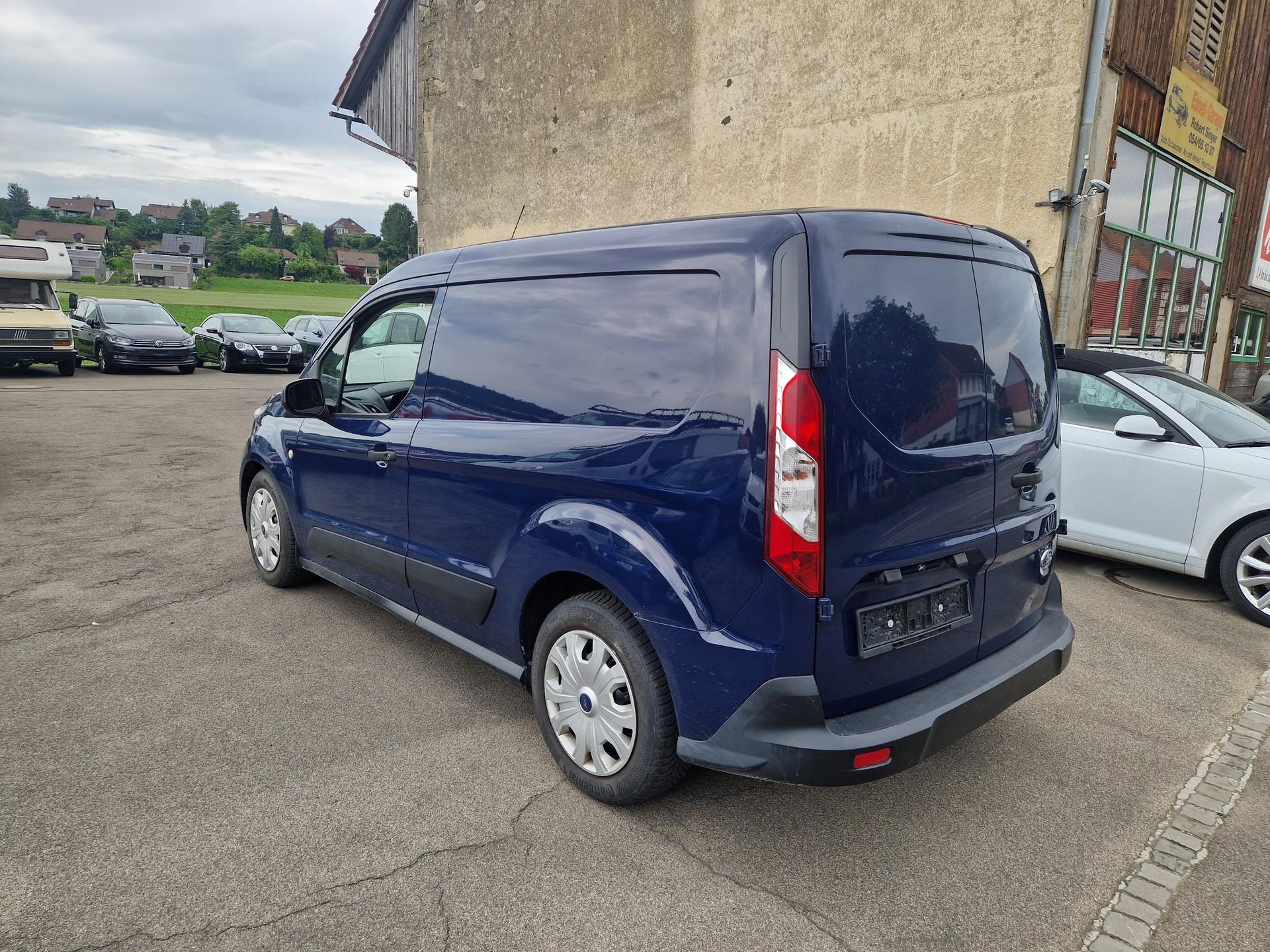 FORD Transit Connect Van T220 1.5 TDCi Ambiente A-image-11