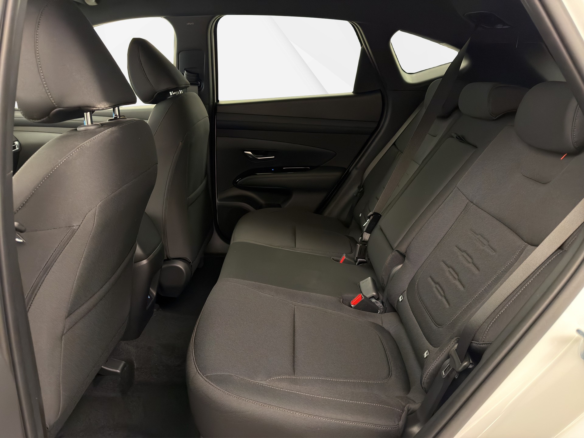 HYUNDAI Tucson 1.6 T-GDi HEV Origo Black Line-image-11