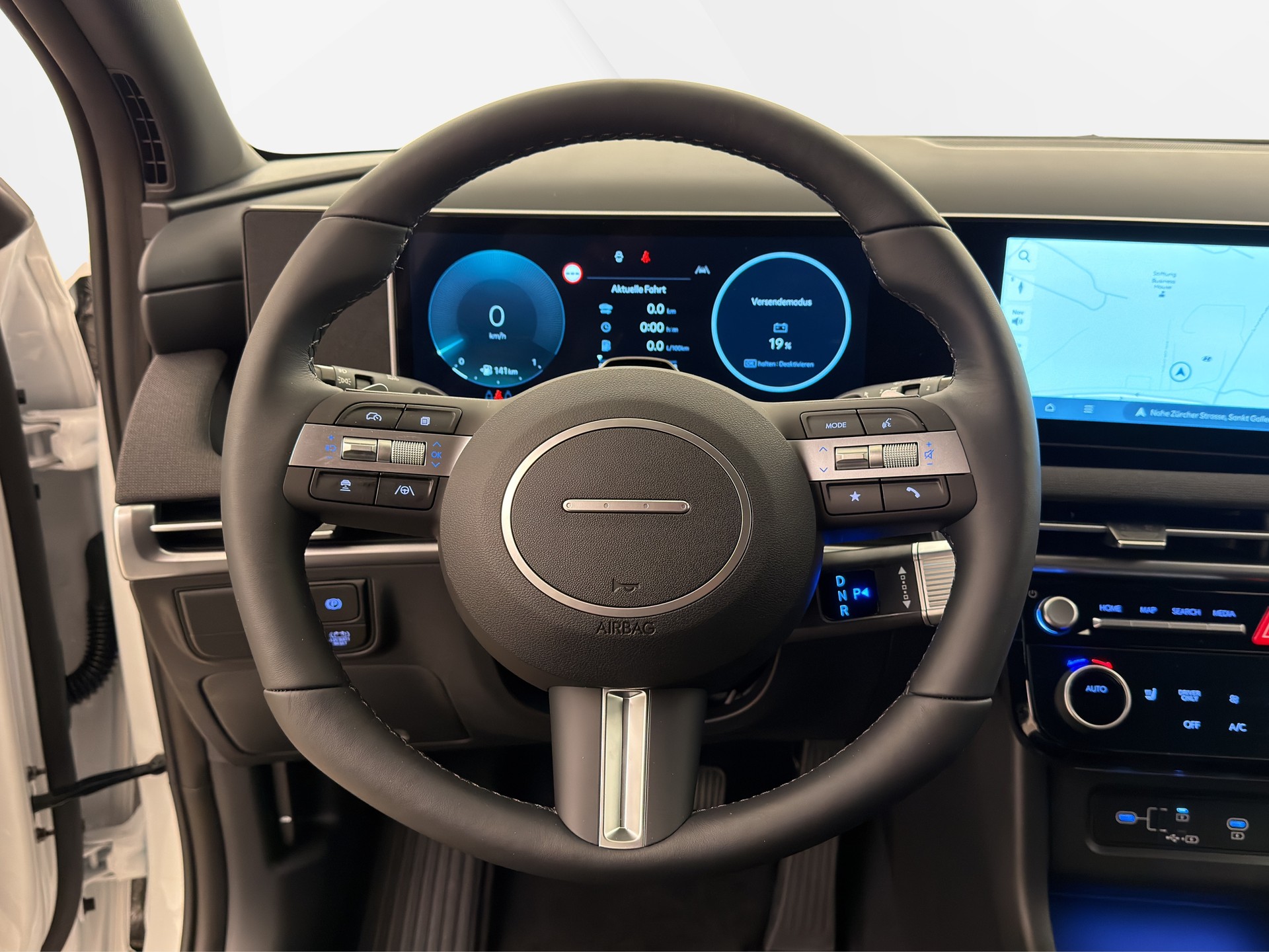 HYUNDAI Tucson 1.6 T-GDi HEV Origo Black Line-image-7