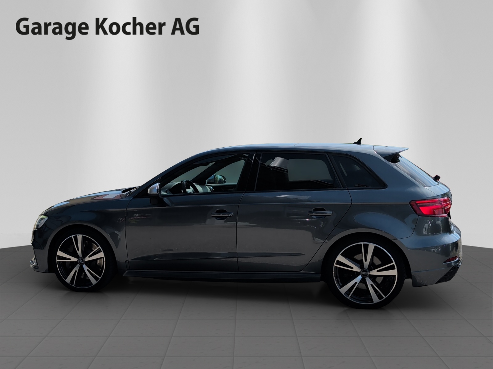 AUDI RS3 Sportback 2.5 TSI quattro S-tronic-image-2