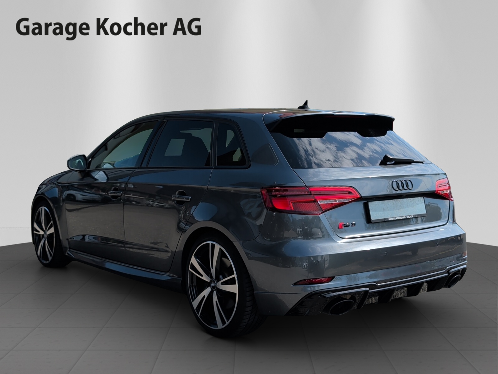 AUDI RS3 Sportback 2.5 TSI quattro S-tronic-image-4