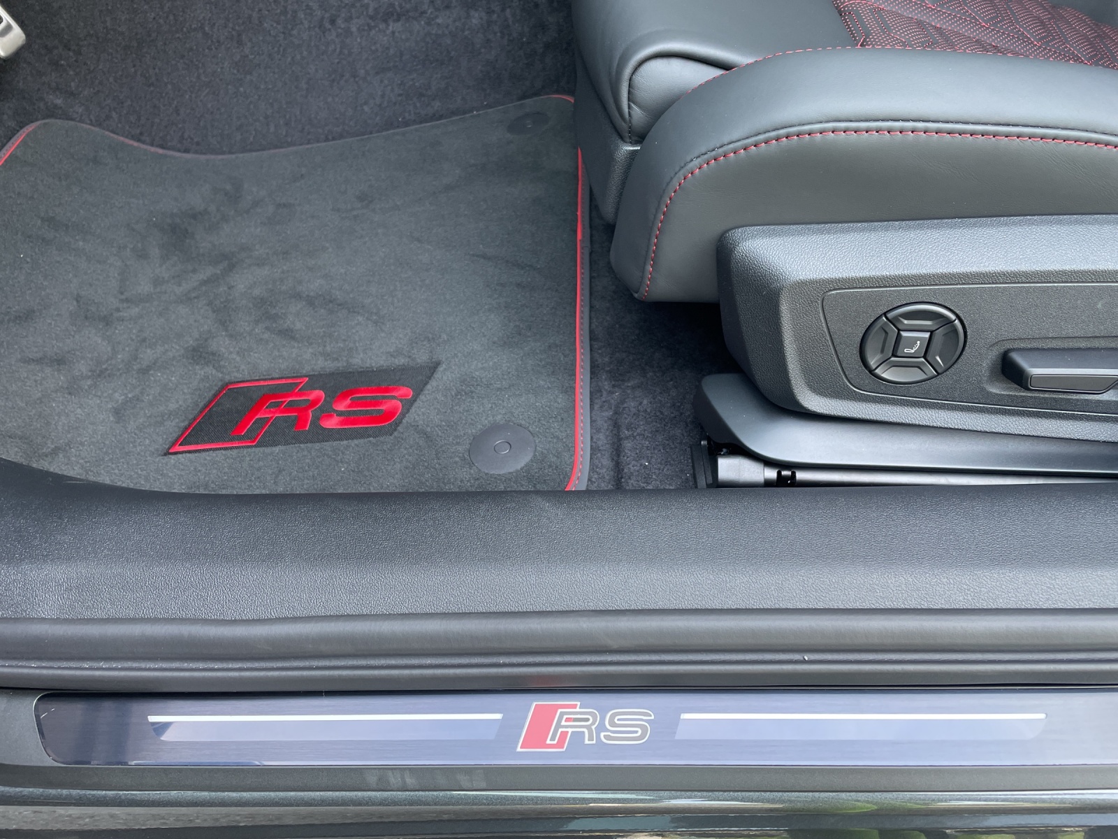 AUDI RS 5 Avant TFSI 470 kW Tiptronic quattro-image-17