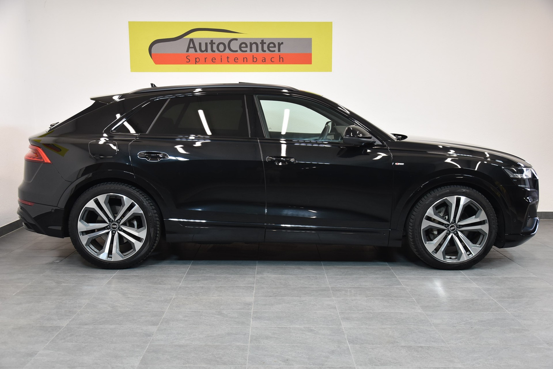 AUDI Q8 55 TFSI Black Edition quattro tiptronic-image-12
