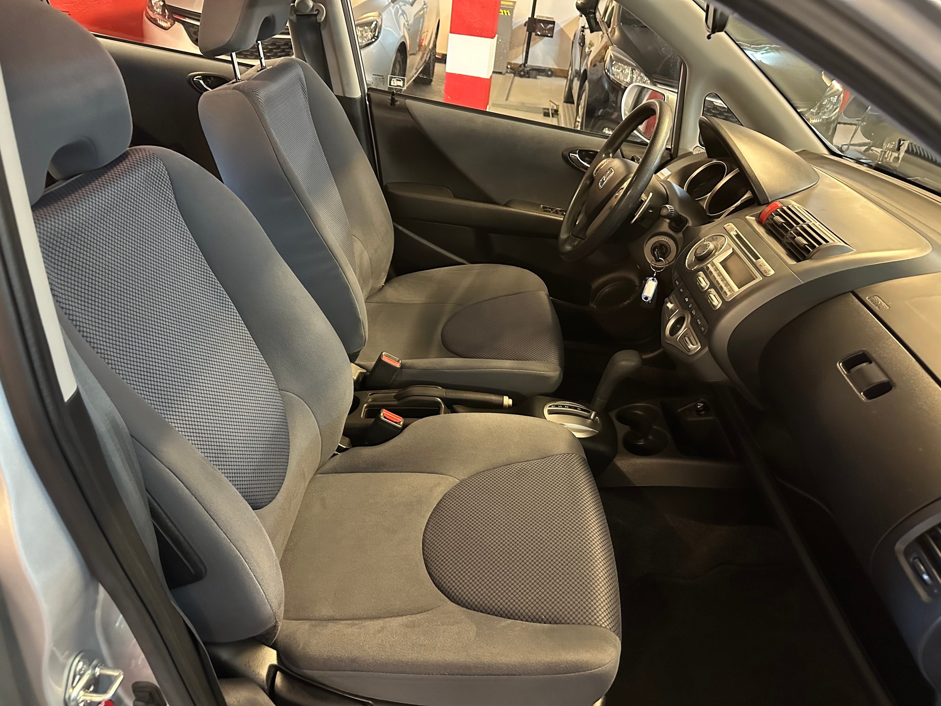 HONDA Jazz 1.4i LS Formula 1 CVT-image-6