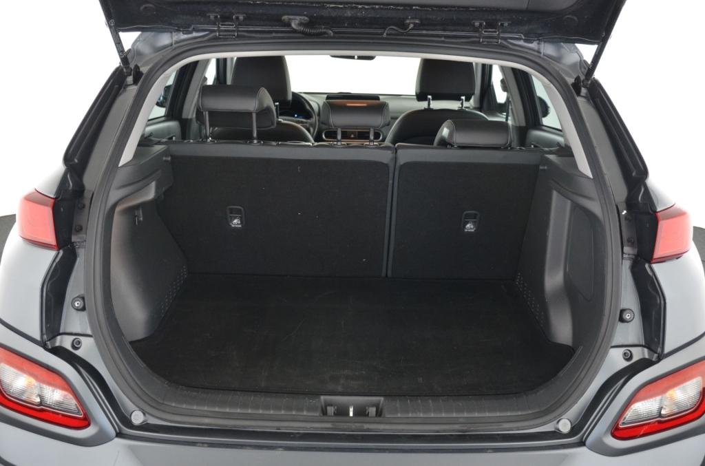 HYUNDAI Kona EV Premium Plus Bluelink *3-Phasen*-image-24