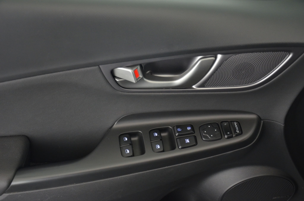 HYUNDAI Kona EV Premium Plus Bluelink *3-Phasen*-image-23
