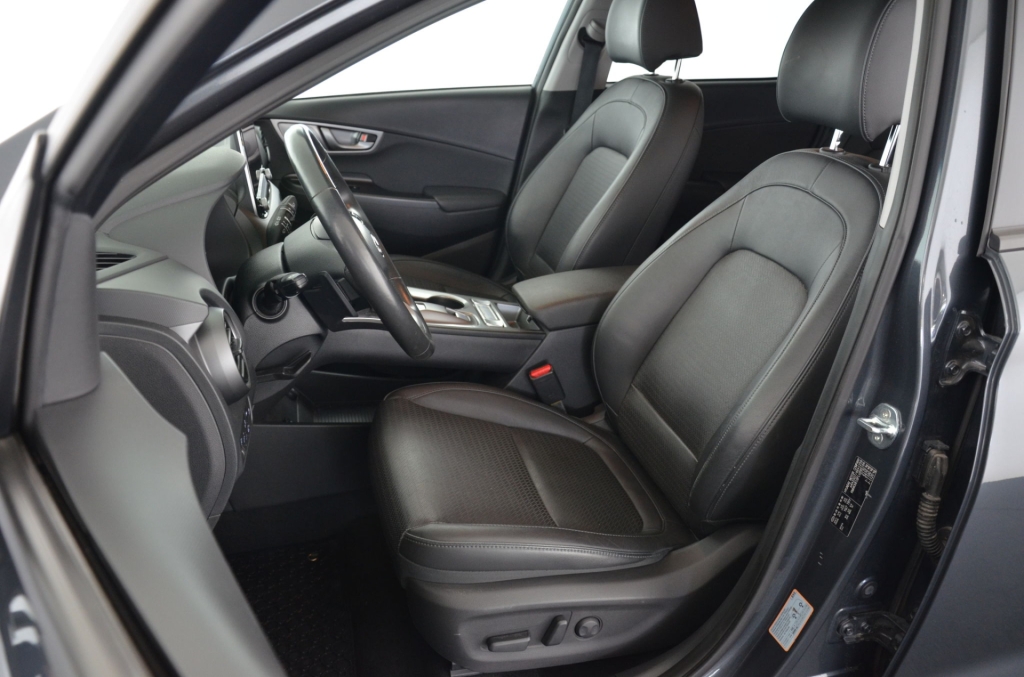 HYUNDAI Kona EV Premium Plus Bluelink *3-Phasen*-image-12