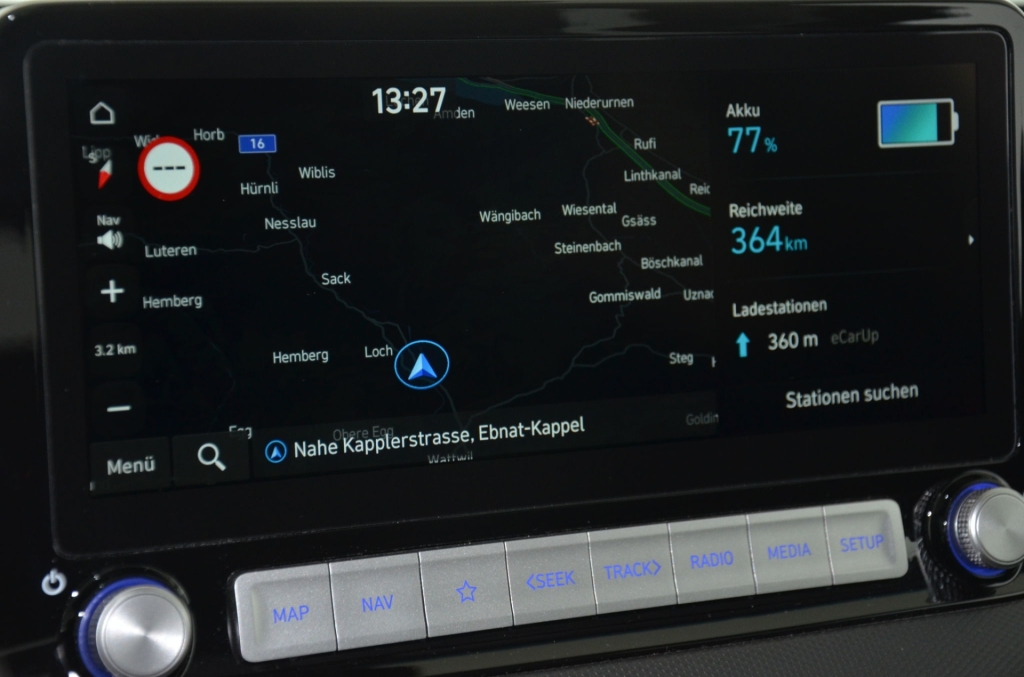 HYUNDAI Kona EV Premium Plus Bluelink *3-Phasen*-image-14
