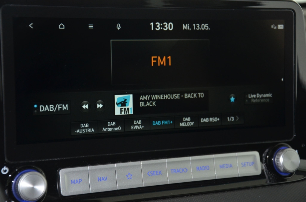 HYUNDAI Kona EV Premium Plus Bluelink *3-Phasen*-image-16