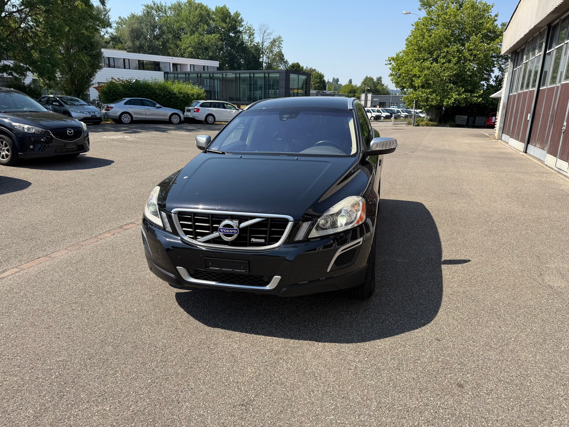 VOLVO XC60 D5 AWD R-Design Geartronic-image-0