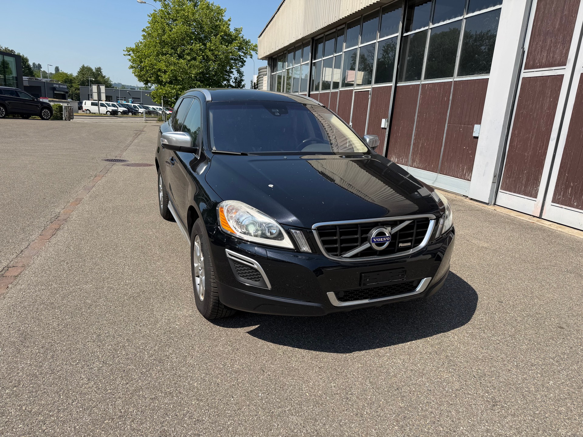 VOLVO XC60 D5 AWD R-Design Geartronic-image-1