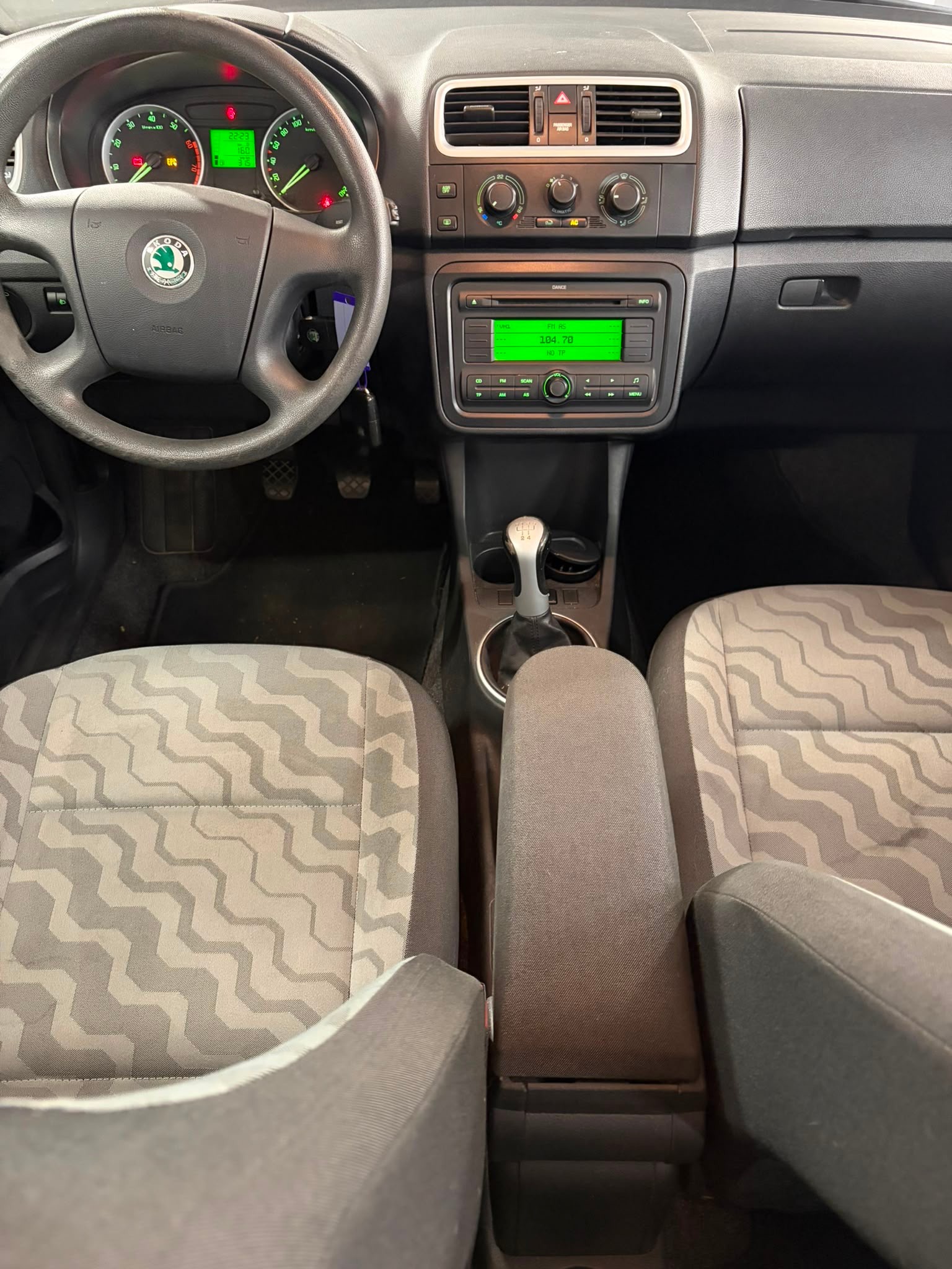 SKODA Fabia 1.4 Ambiente-image-5